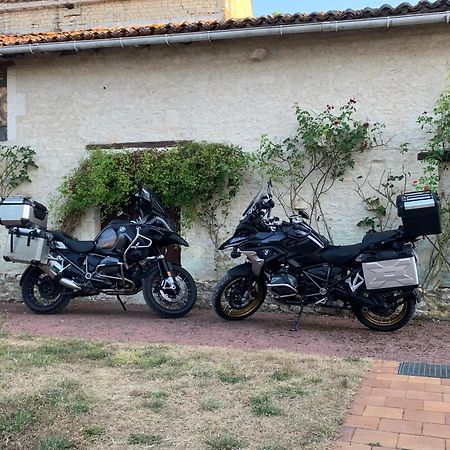 Bed and Breakfast The Cool Lounge A Coulonges - Charente Exterior foto